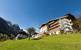 Superior Hotel Persal